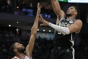 老里谈字母哥和尼克斯的交易流言:只有你们那边闹得沸沸扬扬 老里谈字母哥和尼克斯的交易流言:只有你们那边闹得沸沸扬扬