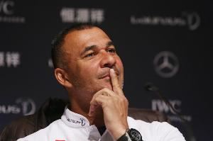 古利特:佩德里拉拽维尼修斯应判直红,这是故意破坏比赛的行为 古利特:佩德里拉拽维尼修斯应判直红,这是故意破坏比赛的行为