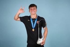 世体:巴萨18岁中场胡安-埃尔南德斯合同将到期,巴黎有意免签 世体:巴萨18岁中场胡安-埃尔南德斯合同将到期,巴黎有意免签