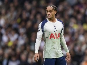 挣扎!热刺6500万队史标王西蒙斯12场0球1助,换上又换下表现不佳 挣扎!热刺6500万队史标王西蒙斯12场0球1助,换上又换下表现不佳