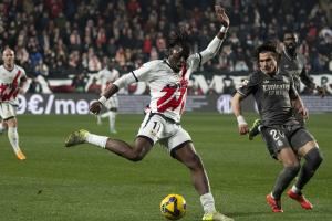 西甲领头羊迎来考验，皇马客战同城对手巴列卡诺