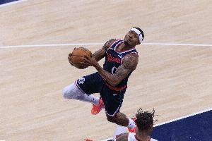 船记：有人问我快船这赛季前景如何 要么所向披靡 要么伤兵满营