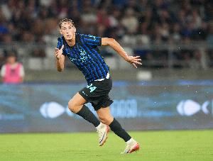 皮奥·埃斯波西托：雷特吉非常全面，我们锋线所有前锋都很合拍